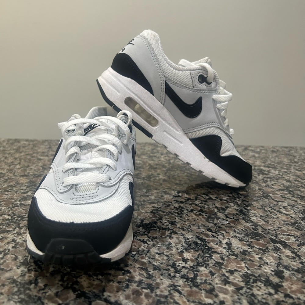 White & Black NIKE AirMax 1 Size 1Y Sneakers